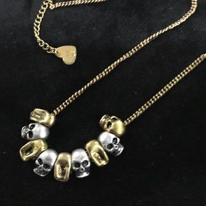 Brandy Melville metal skull necklace